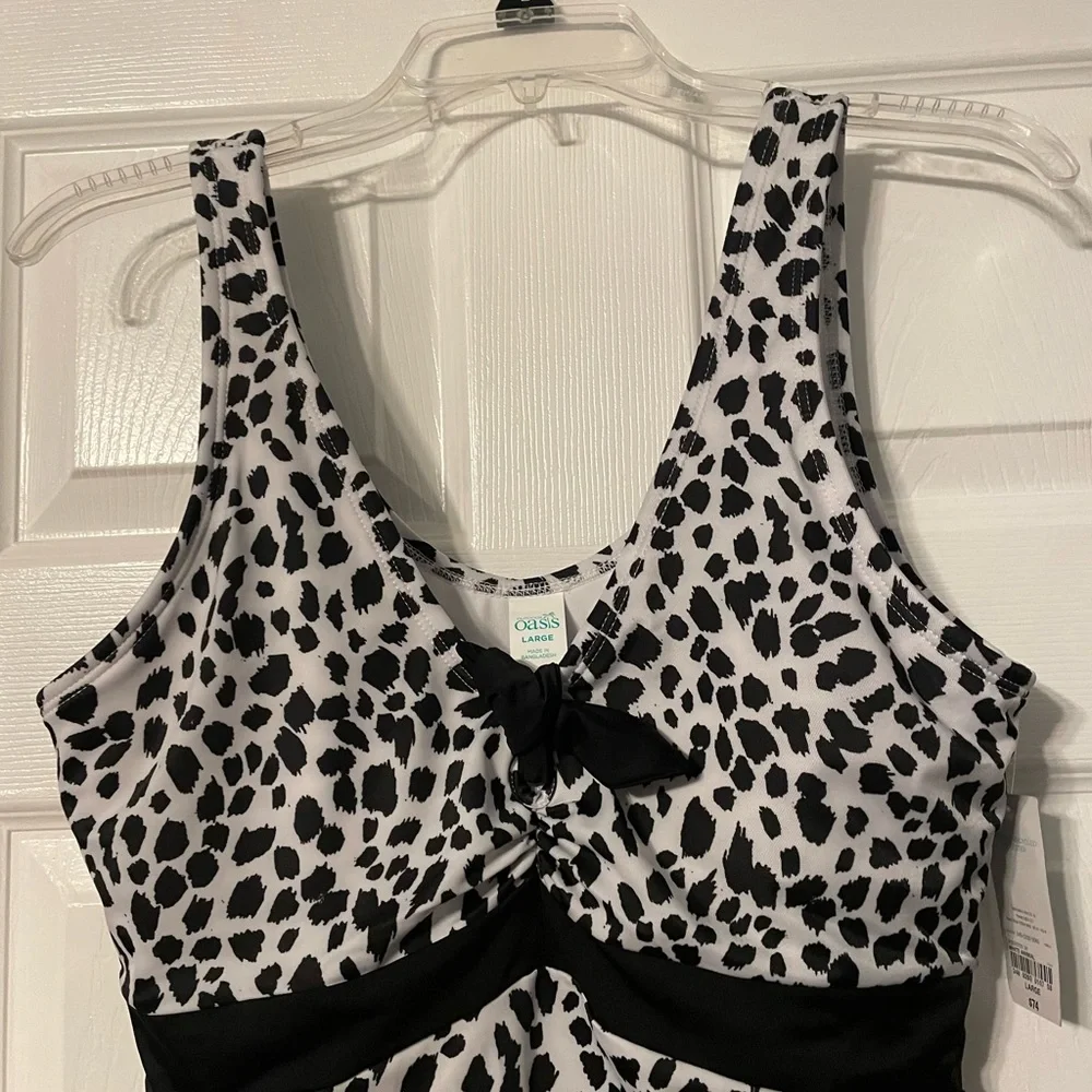 NWT Outdoor Oasis Animal Print Swimsuit